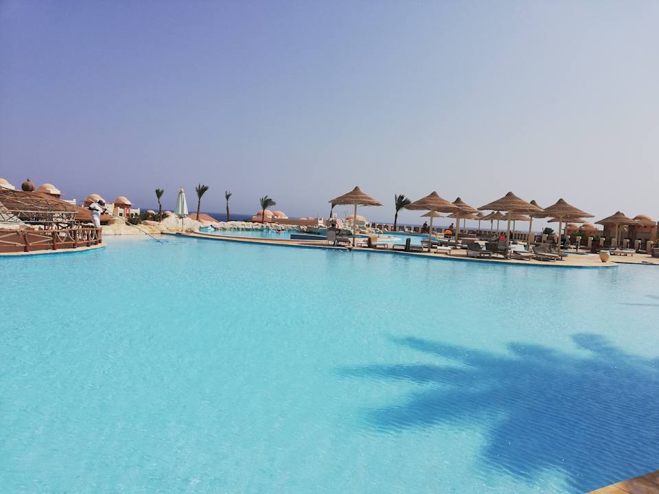 Pool Serenity Alpha Beach