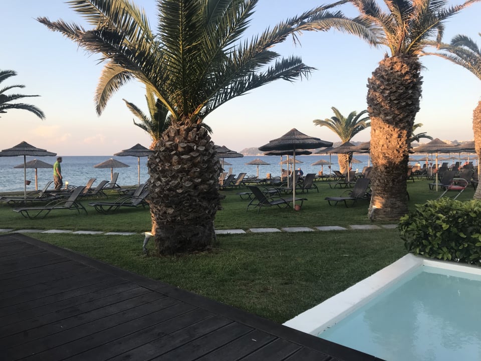 Strand The Ixian Grand & All Suites
