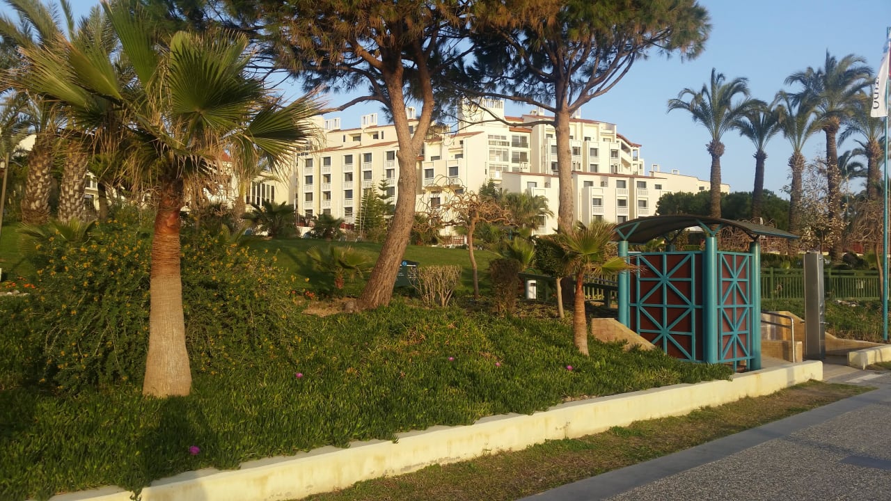 Blick vom Strand aufs Hotel PALOMA Perissia