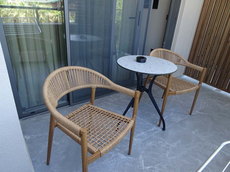 Zimmer Portes Theros