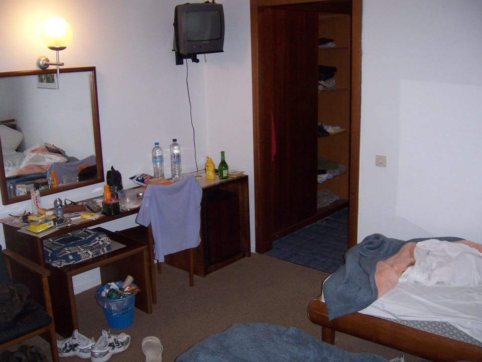 Klein, aber ausreichend Ammon Zeus Luxury Beach Hotel