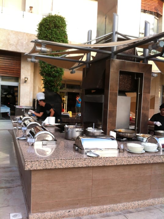 Buffet am Pool Alaiye Resort & Spa