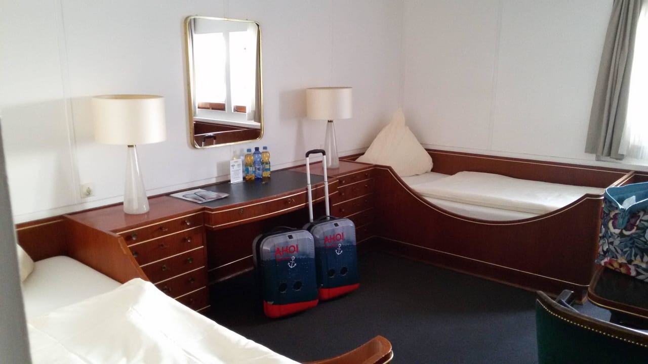 Im Doppelzimmer Hotelschiff Cap San Diego