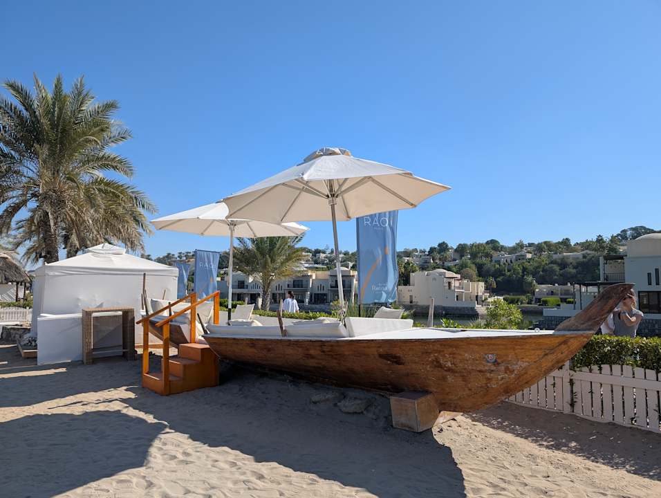 Strand The Cove Rotana Resort