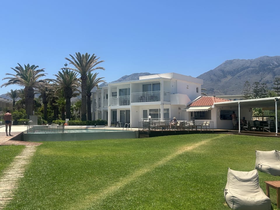 Pool HARPIN Happy Days Beach Hotel