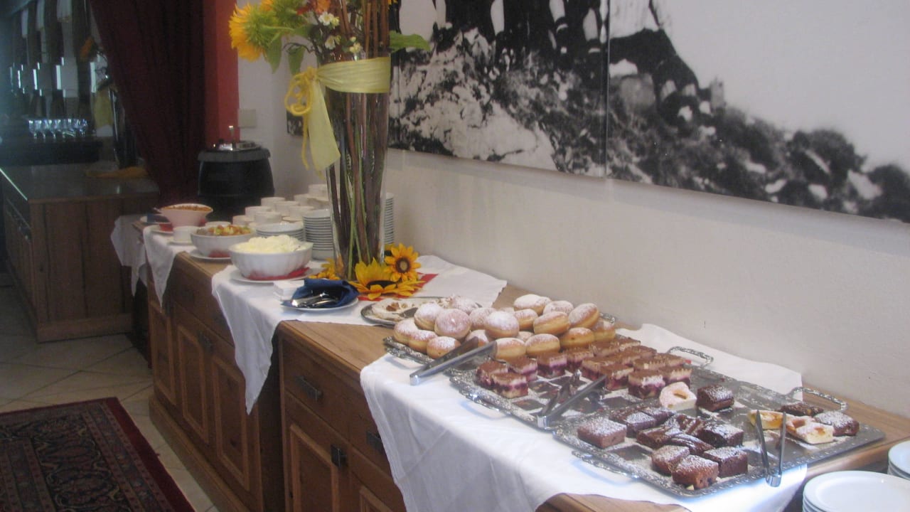 Nachmittags Kuchen Büffet Hotel Alphof Alpbach