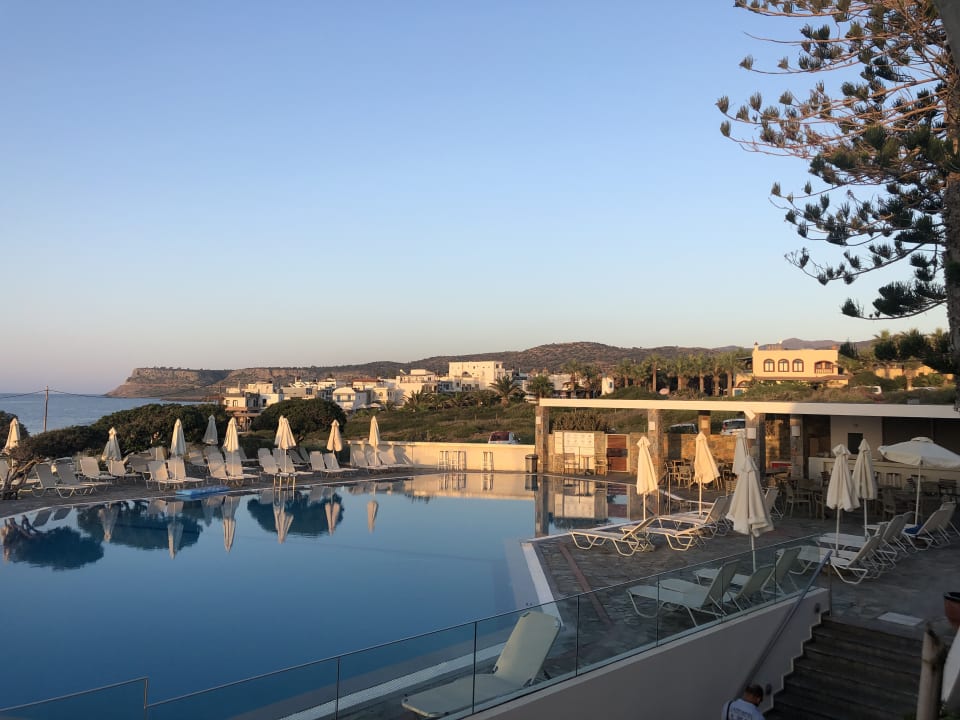 Pool Maritimo Beach Hotel