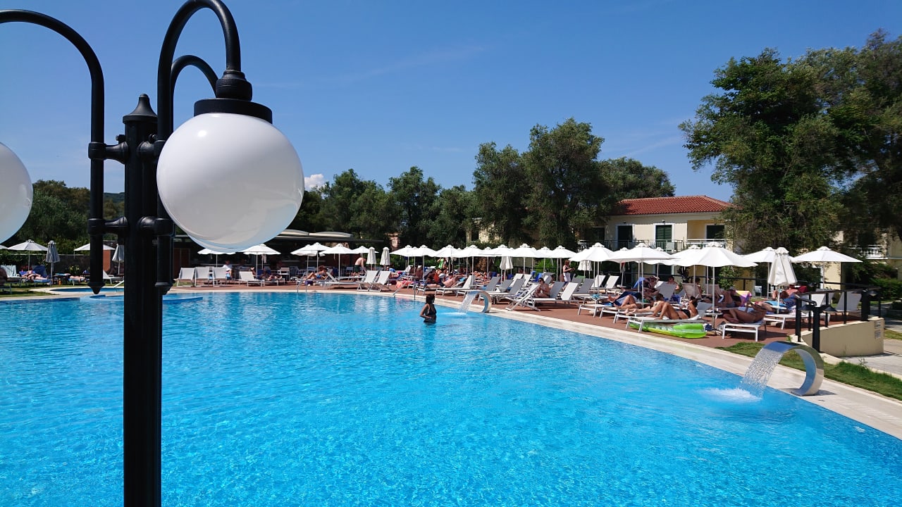 Pool Sentido Apollo Palace