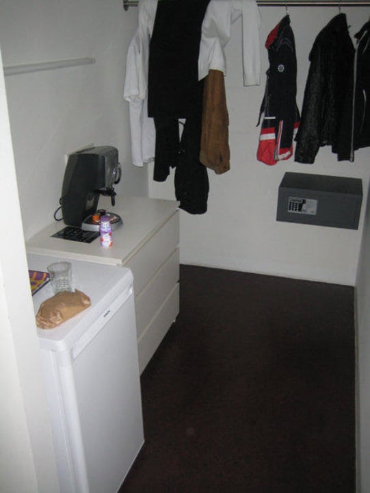 Offene Garderobe 7 Kühlschrank Stanys - Das Apartmenthotel