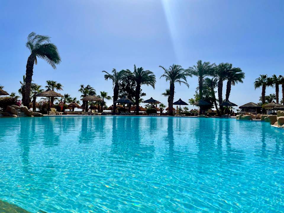 Pool Lotus Bay Beach Resort