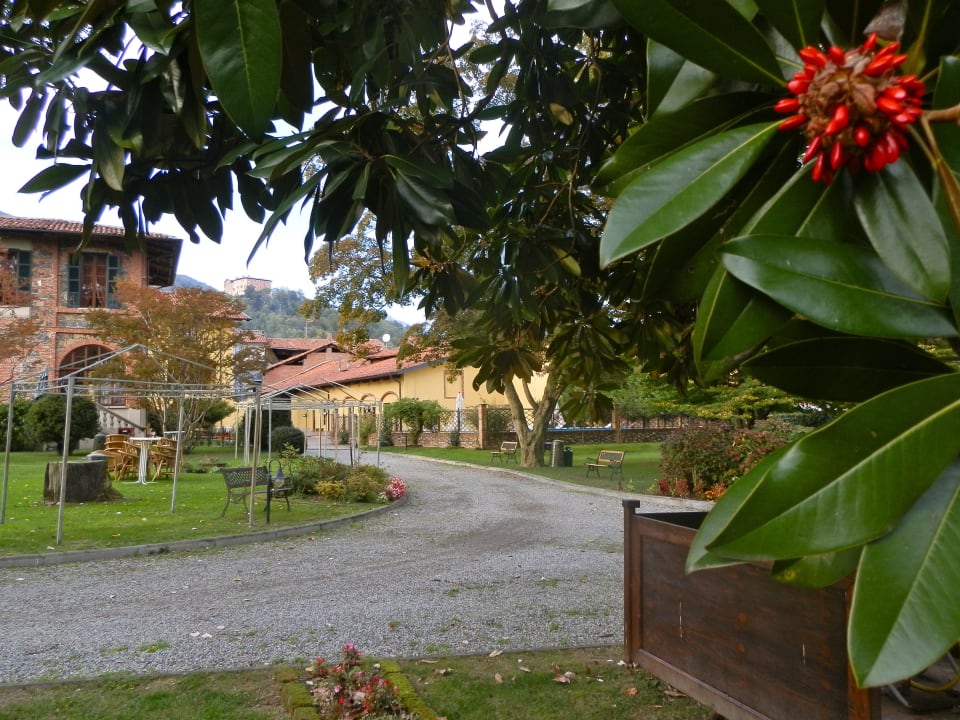 Grosszügige Gartenanlage/Park mit altem Baumbestan Hotel Villa Soleil