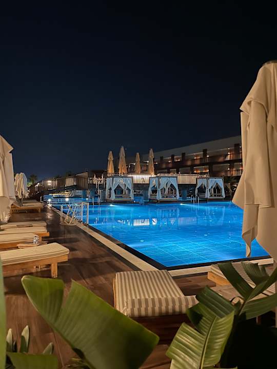 Pool Jacaranda Luxury Resort