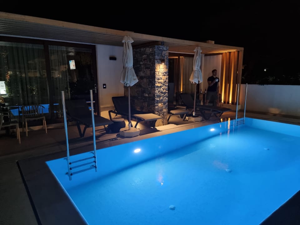 Außenansicht Petousis Hotel & Suites