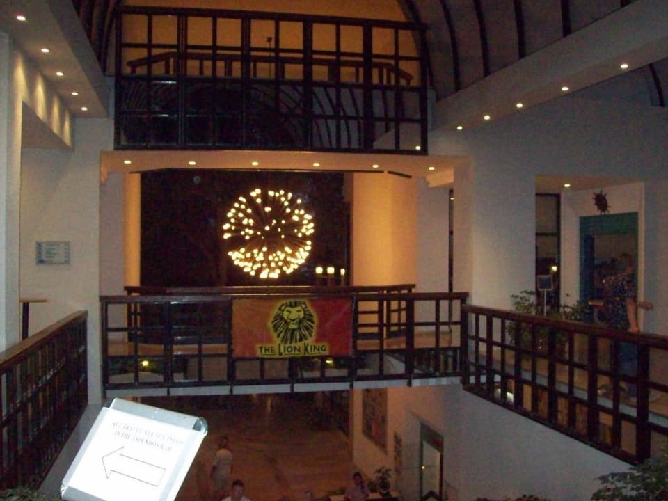 Weg zum Hauptrestaurant Turquoise Hotel