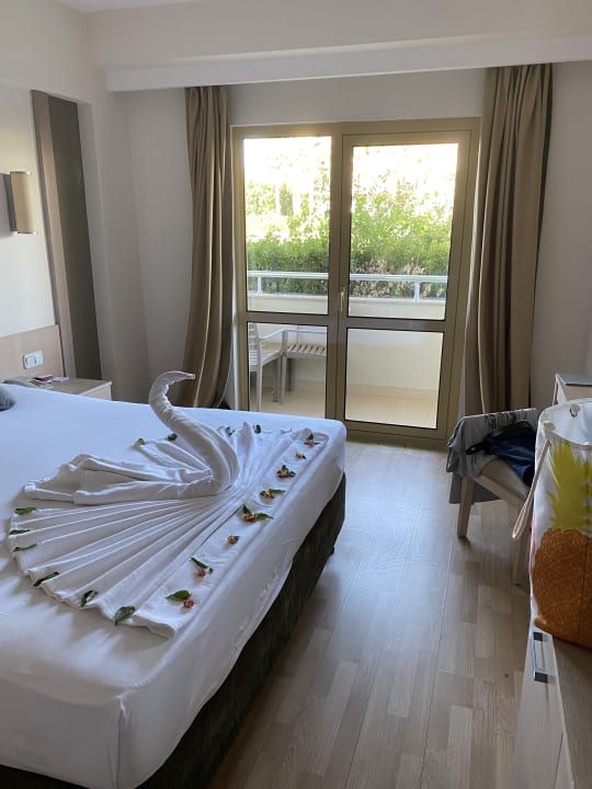 Zimmer Side Breeze Hotel