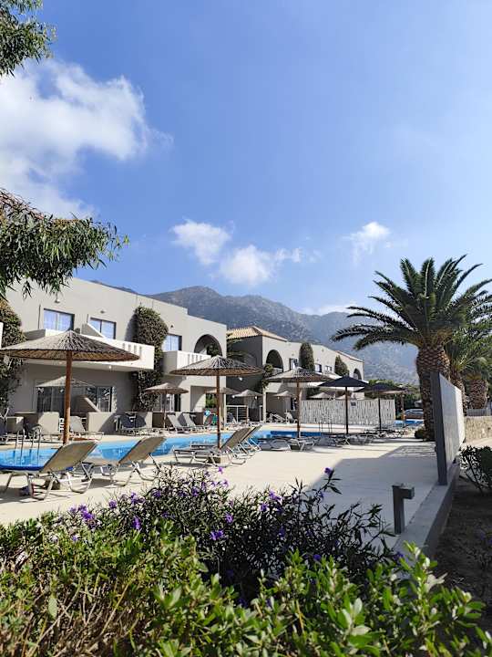 Pool Akti Beach Club