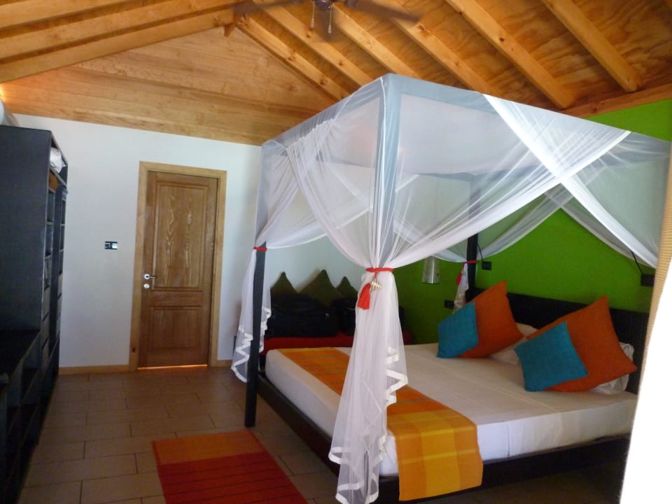 Unser Bungalow Vilamendhoo Island Resort & Spa