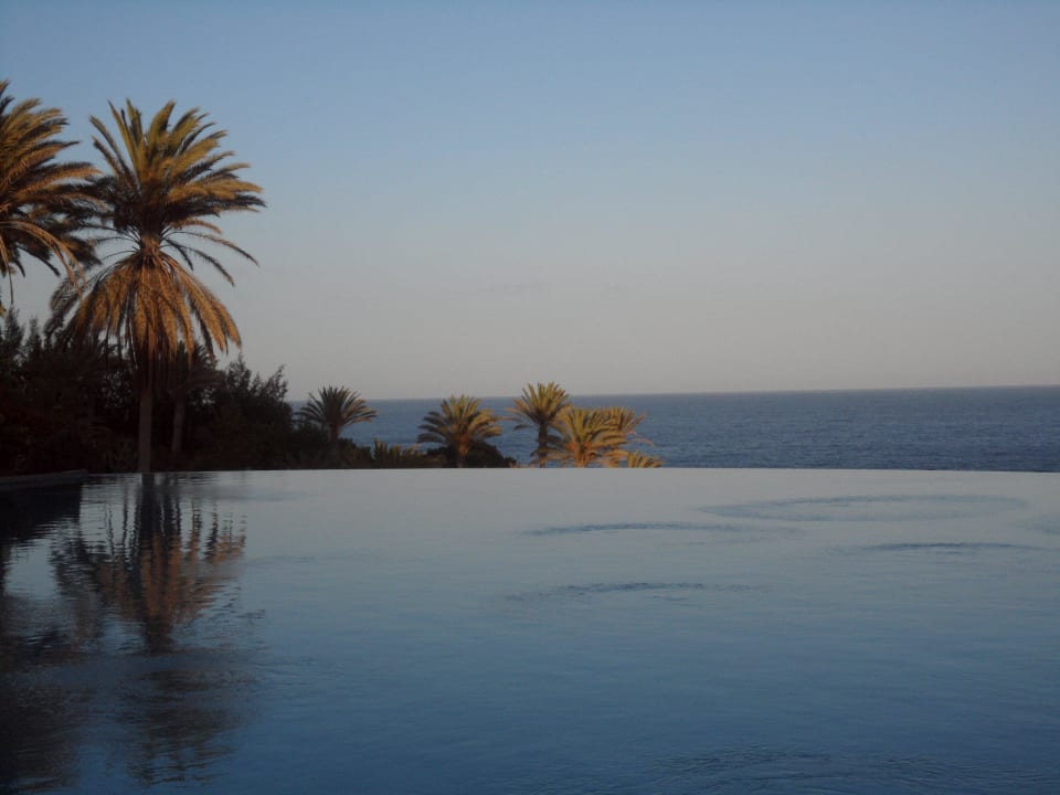 Basen a w tle ocean R2 Rio Calma Hotel & Spa & Conference