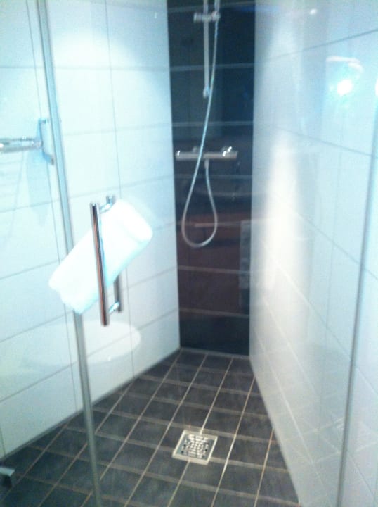 Geräumige Dusche Hotel Raj Mahal