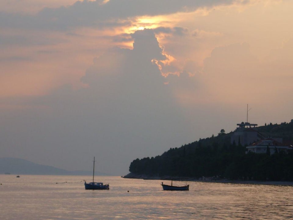 Sonnenuntergang vom Strand gesehen Bluesun Hotel Neptun