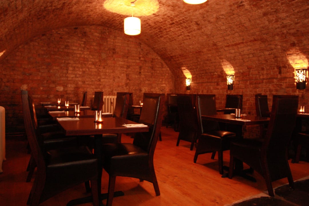 Castle Vaults, Restaurant and Bar  The Castle Hotel