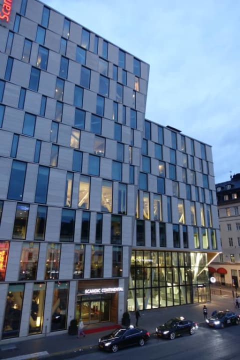 Hotel z zewnątrz Hotel Scandic Continental