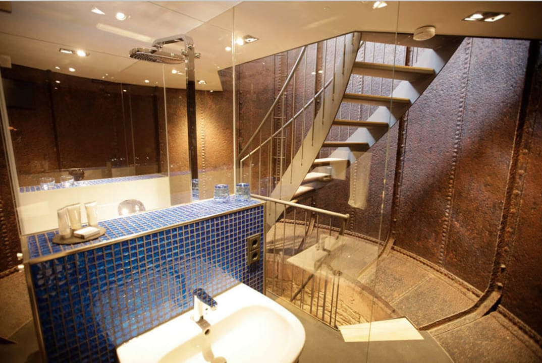 NASHIRA TOWER SUITE  NASHIRA TOWER SUITE