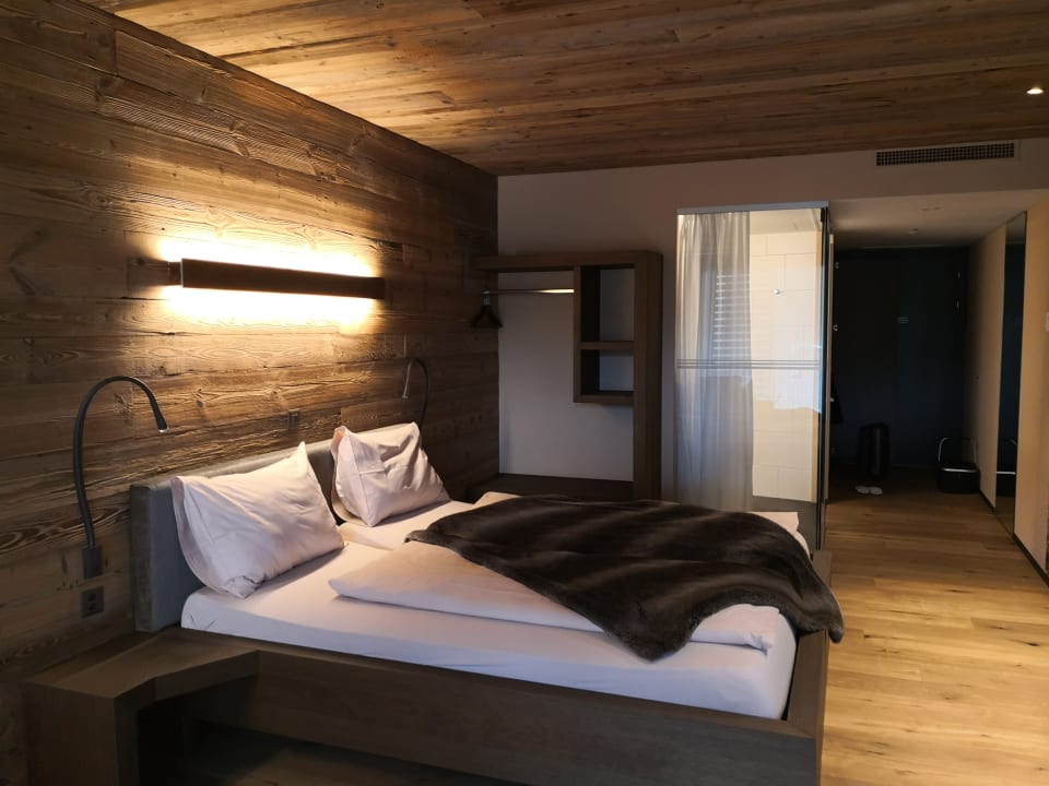 Zimmer Riverside Hotel