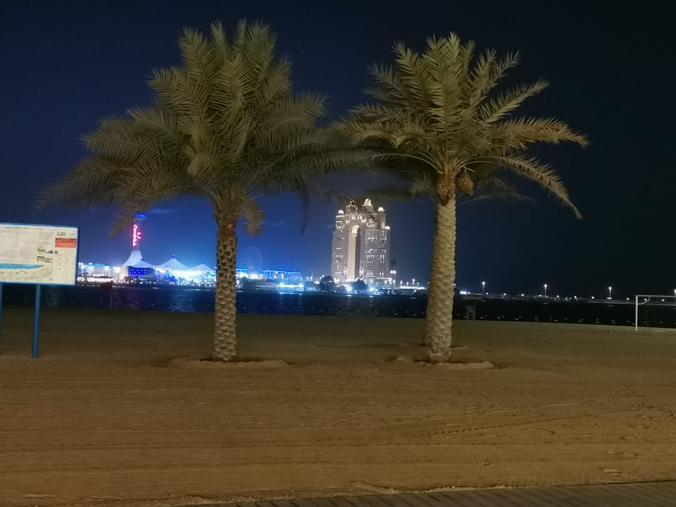 Strand Conrad Abu Dhabi Etihad Towers