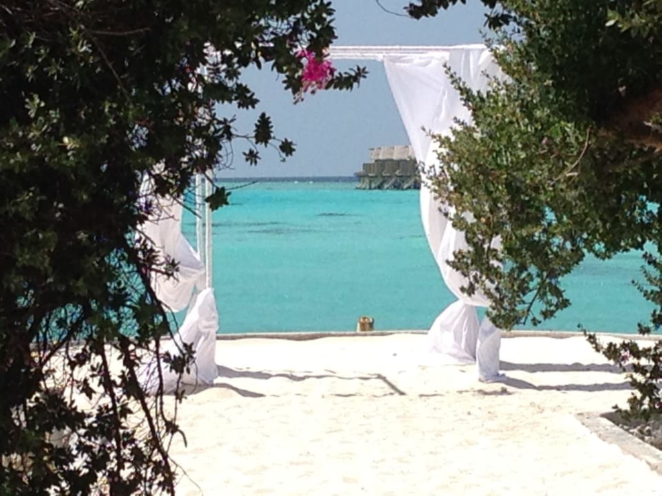 Romantik Centara Ras Fushi Resort & Spa Maldives