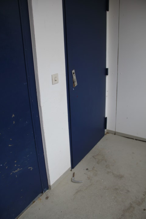 Kaputte Tür / Treppenhaus Panoramic - Ihr Apartmenthotel im Harz