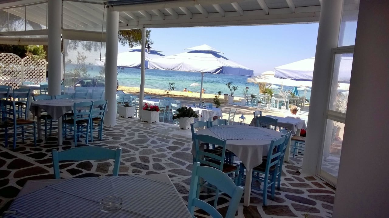 Restaurant und Strand Xenios Zeus
