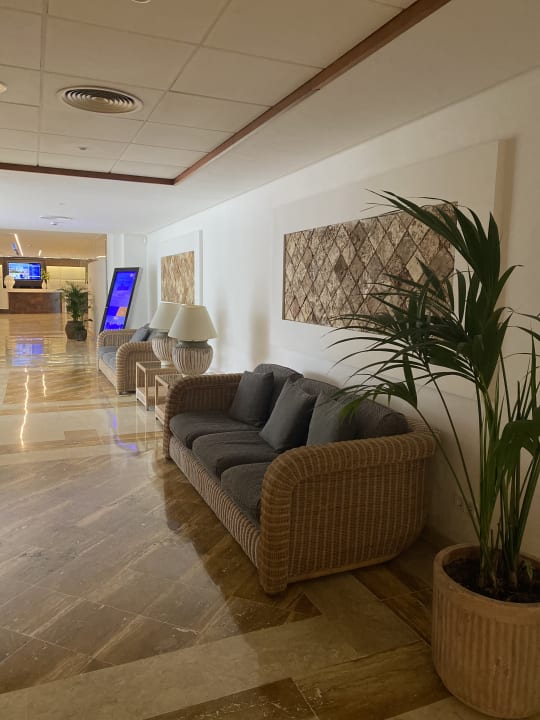 Lobby allsun Hotel Borneo - Adults only