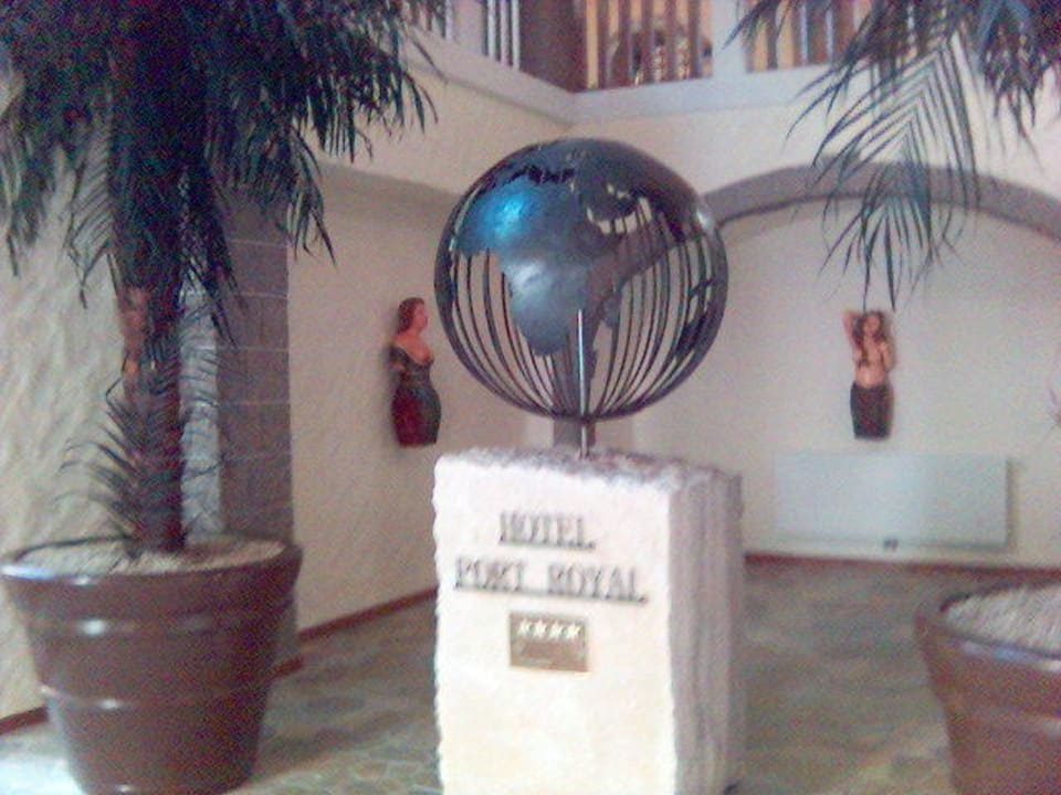 Lobby vor dem Eingang zum Heidepark Heide Park Abenteuerhotel