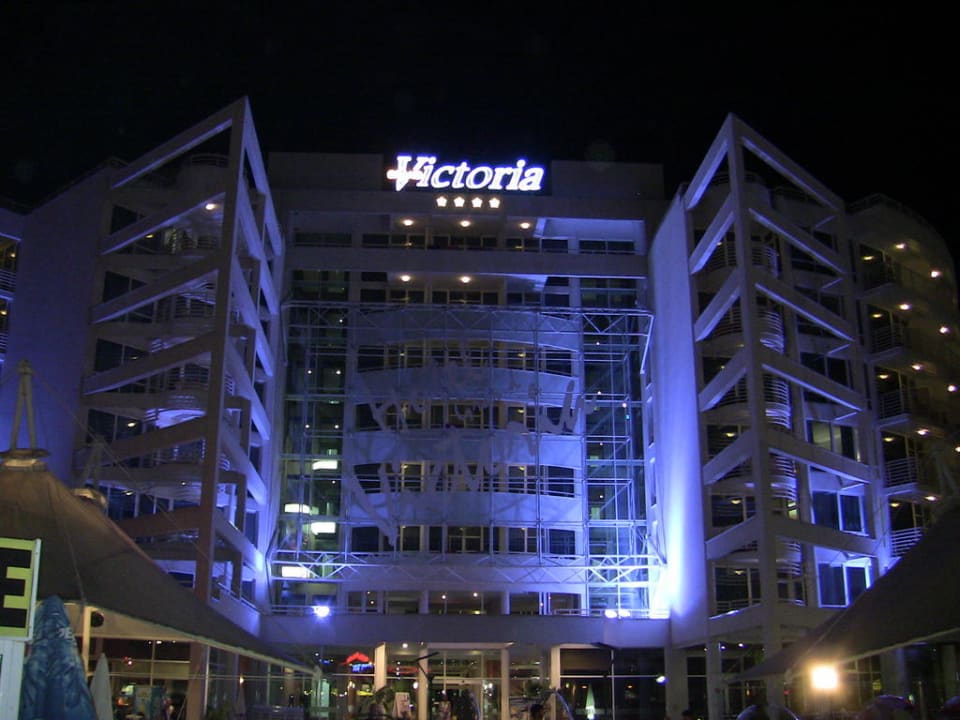 Das Hotel bei Nacht Effect Grand Victoria Hotel