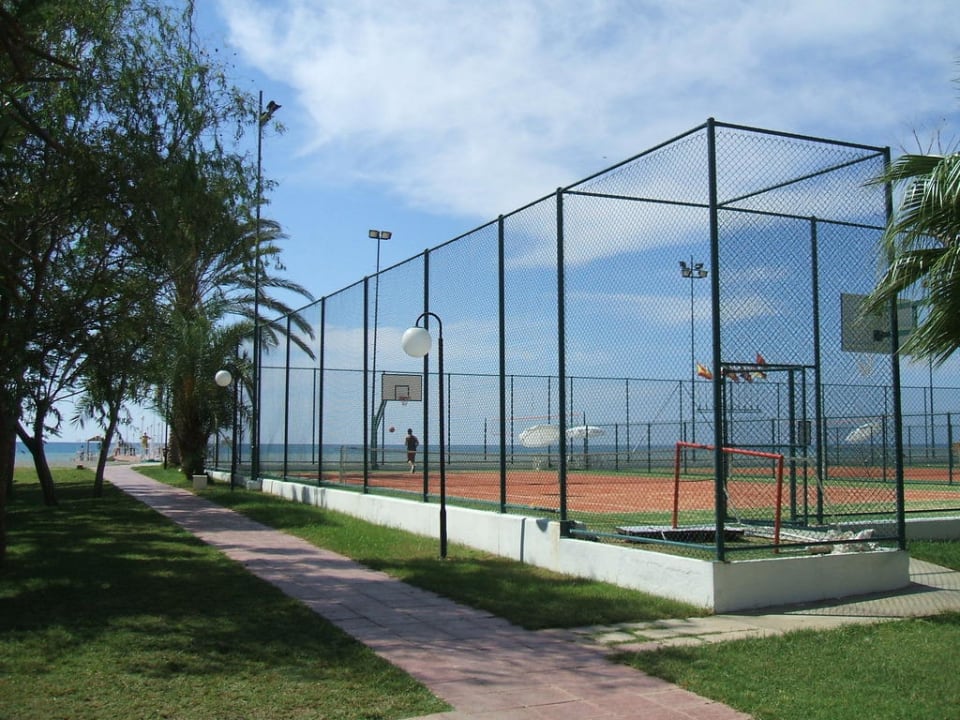 3 Tennis- und 1 Basketballplatz Labranda Alantur Resort