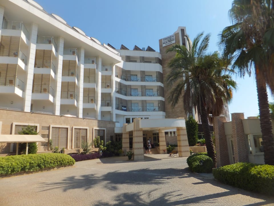 Blick zum Eingang Trendy Palm Beach (Adults Only, 16+)