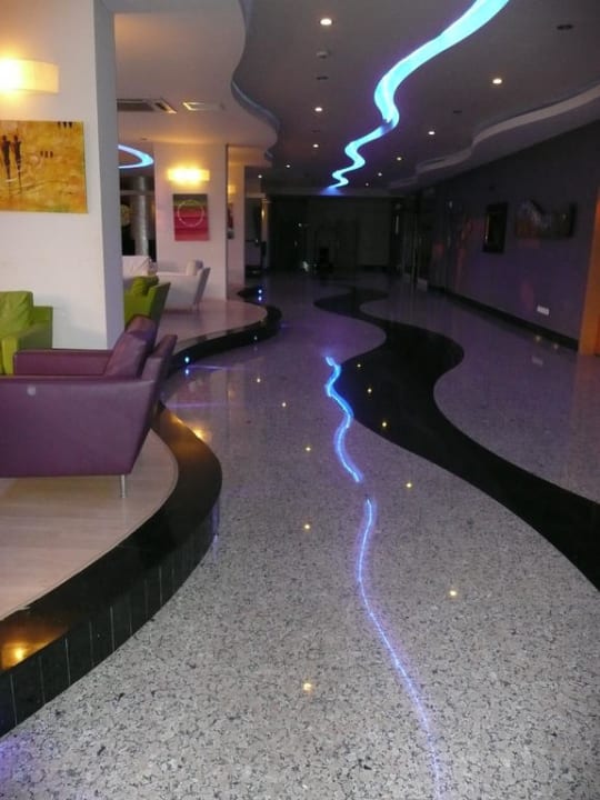 Lobby am Abend My Home Resort
