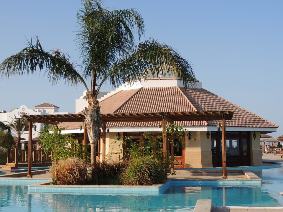 Blick auf den Fitnesscenter Lahami Bay Beach Resort