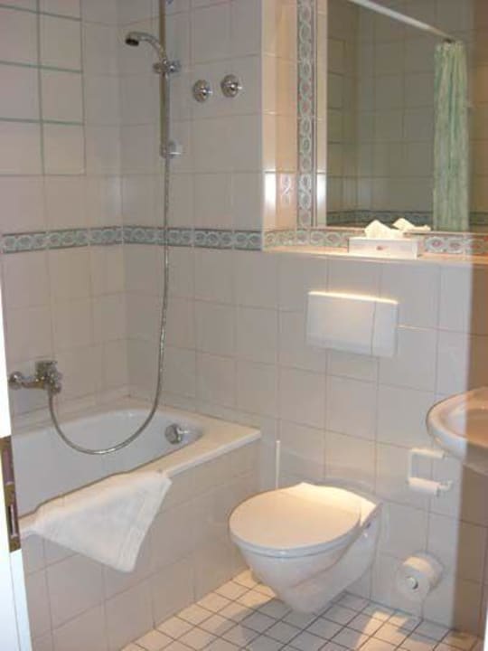 Badezimmer mit Badewanne Galerie Hotel Leipziger Hof