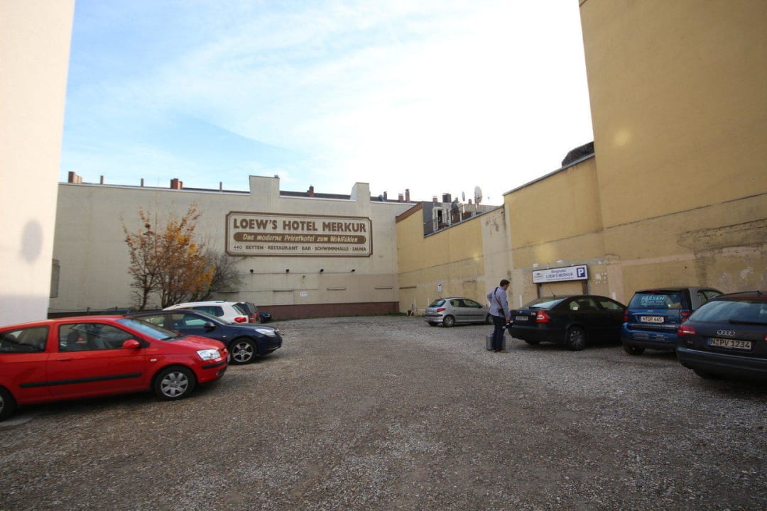 Kostenpflichtiger Parkplatz Ringhotel Loew's Merkur