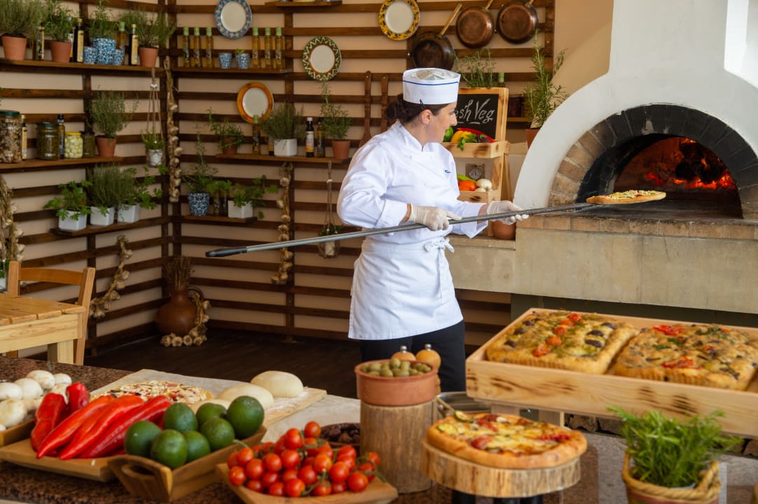 Gastro Constantinou Bros Athena Beach Hotel