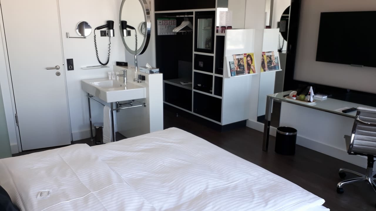 Zimmer INNSiDE by Meliá Düsseldorf Hafen