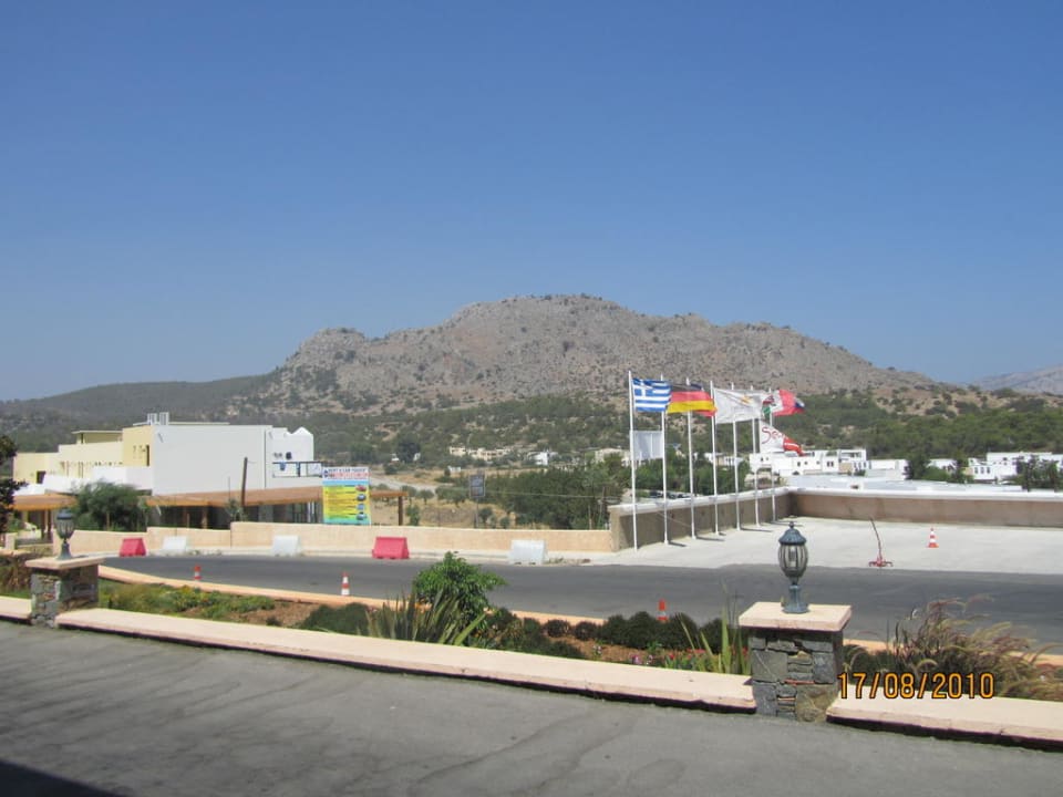 С ресепшена Lindos Imperial Resort & Spa