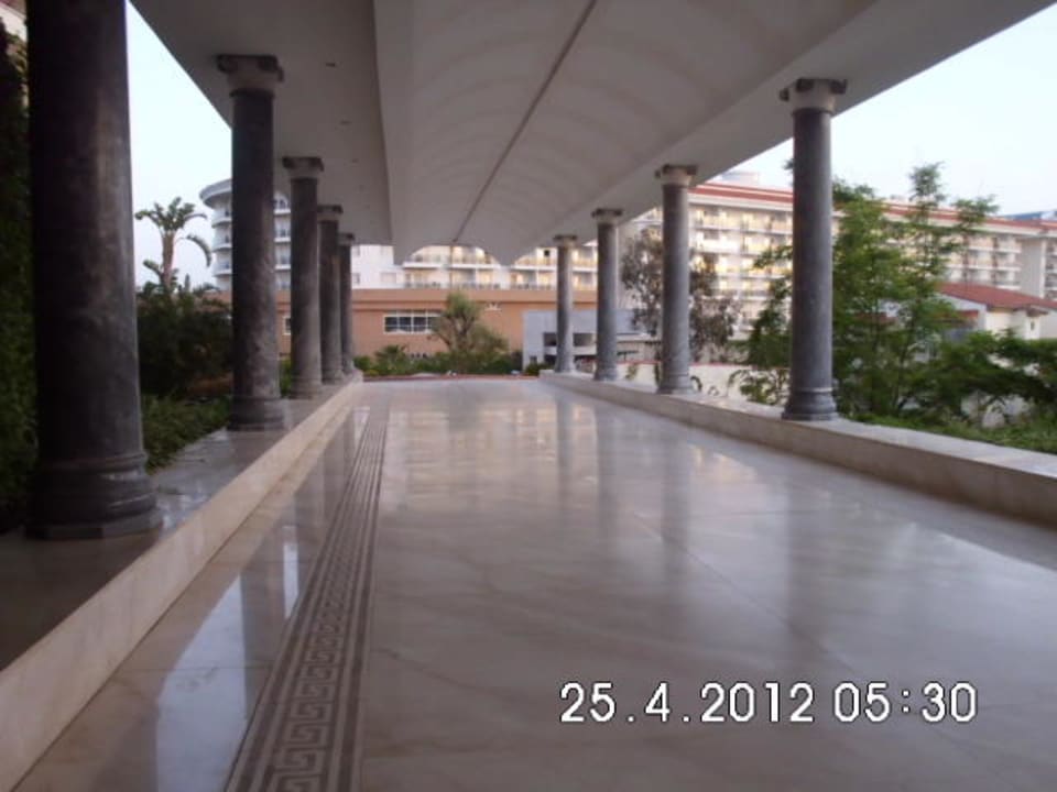 Eingang zum Hotel Selectum Family Comfort Side