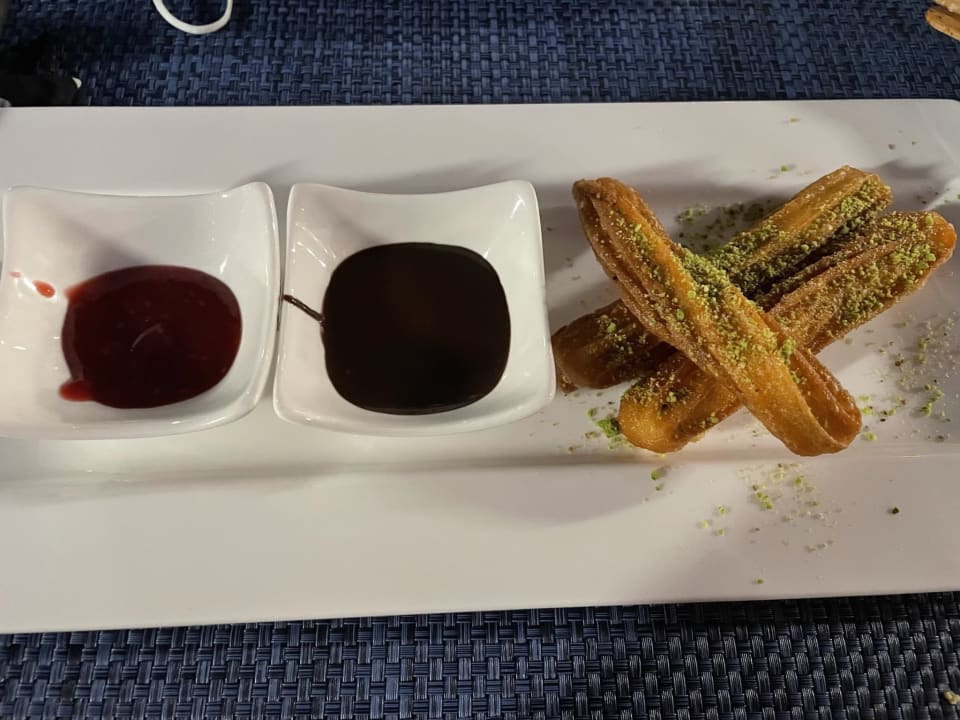 Gastro Acanthus Cennet Barut Collection