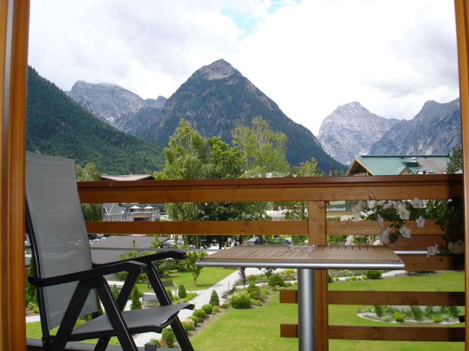 Ausblick Zimmer Landseite aja Fürstenhaus am Achensee