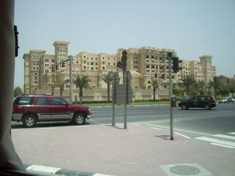 Общий вид отеля The Westin Dubai Mina Seyahi Beach Resort & Marina