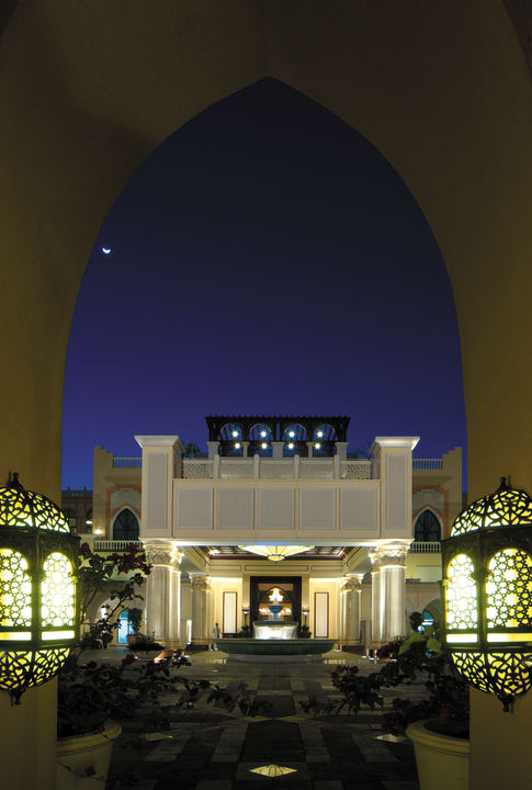 Außenansicht Shangri-La Hotel Qaryat Al Beri