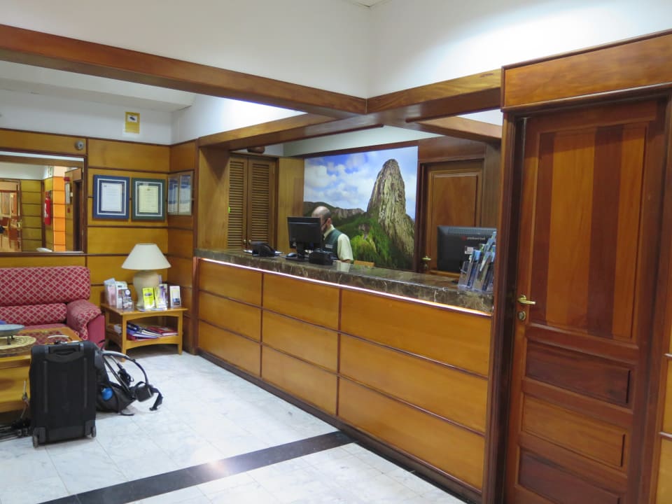 Lobby Hotel Torre del Conde